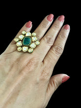 Load image into Gallery viewer, Emerald green kundan ring
