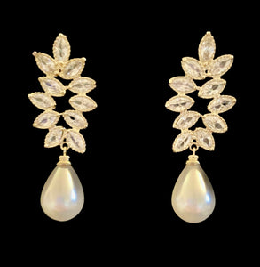 Pearl ad earrings