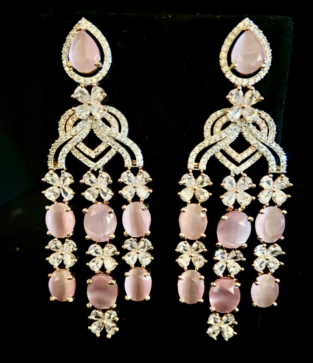 Pink stone diamente earrings