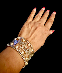 Pearl white finish bracelet