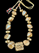 Load image into Gallery viewer, Mother of pearl necklace set
