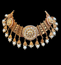 Load image into Gallery viewer, Gold plated necklace set
