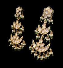 Load image into Gallery viewer, Kundan earrings
