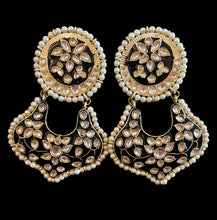 Load image into Gallery viewer, Black kundan earrings
