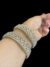 Load image into Gallery viewer, Diamente bangles
