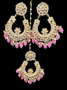 Pink kundan earrings & tikka