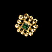 Load image into Gallery viewer, Emerald green kundan ring
