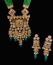 Load image into Gallery viewer, Emerald green pendant set
