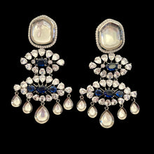 Load image into Gallery viewer, Sapphire diamente earrings
