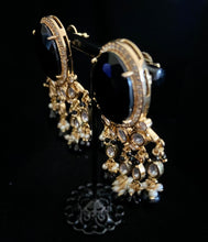Load image into Gallery viewer, Black stone earrings

