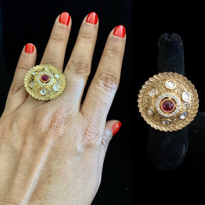 Round shaped ruby kundan ring