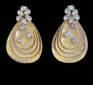 Gold finish metal kundan earrings